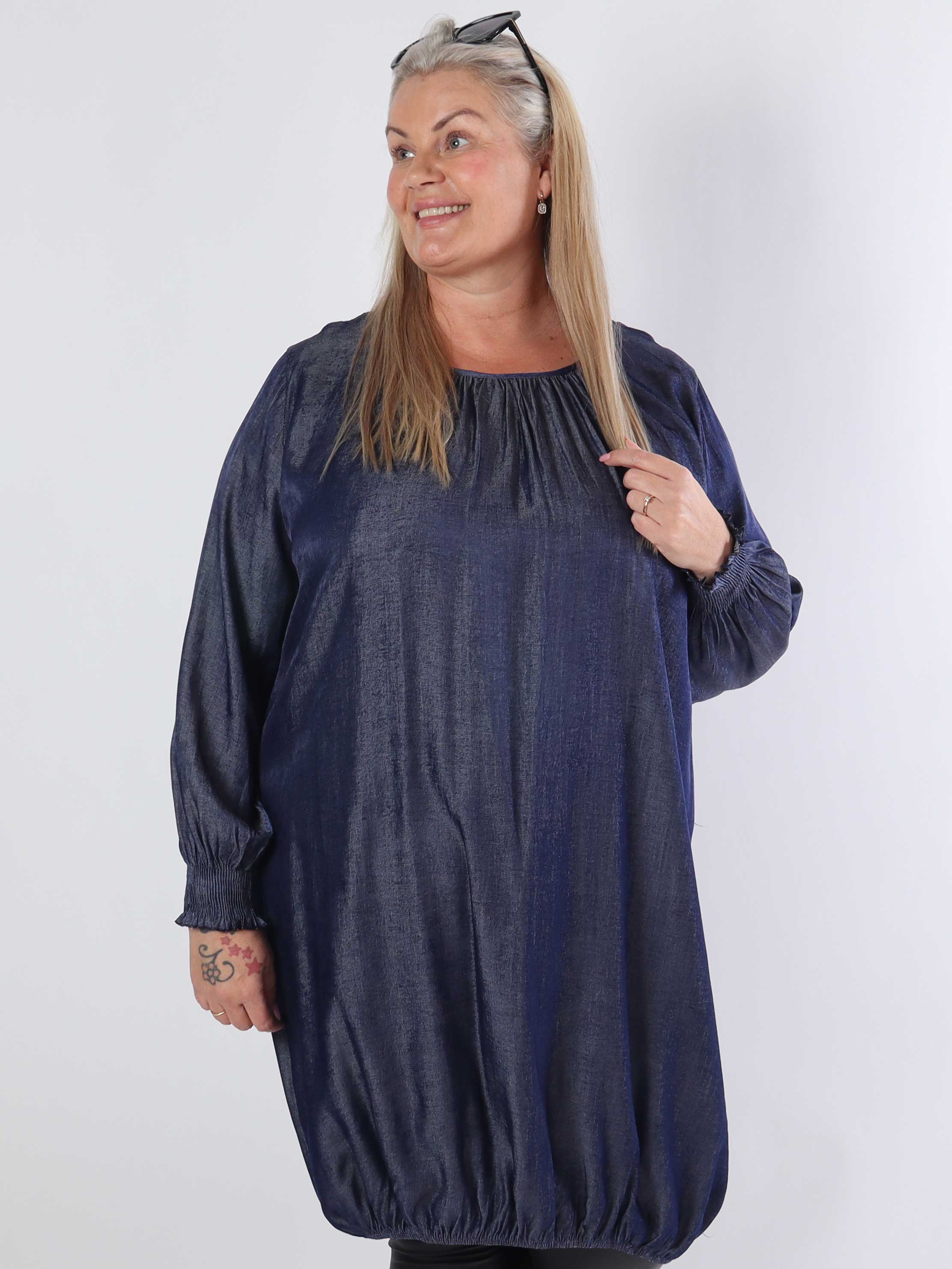 Miracle Denim Dress L/S - Plus size-klänning med resår i nederkanten